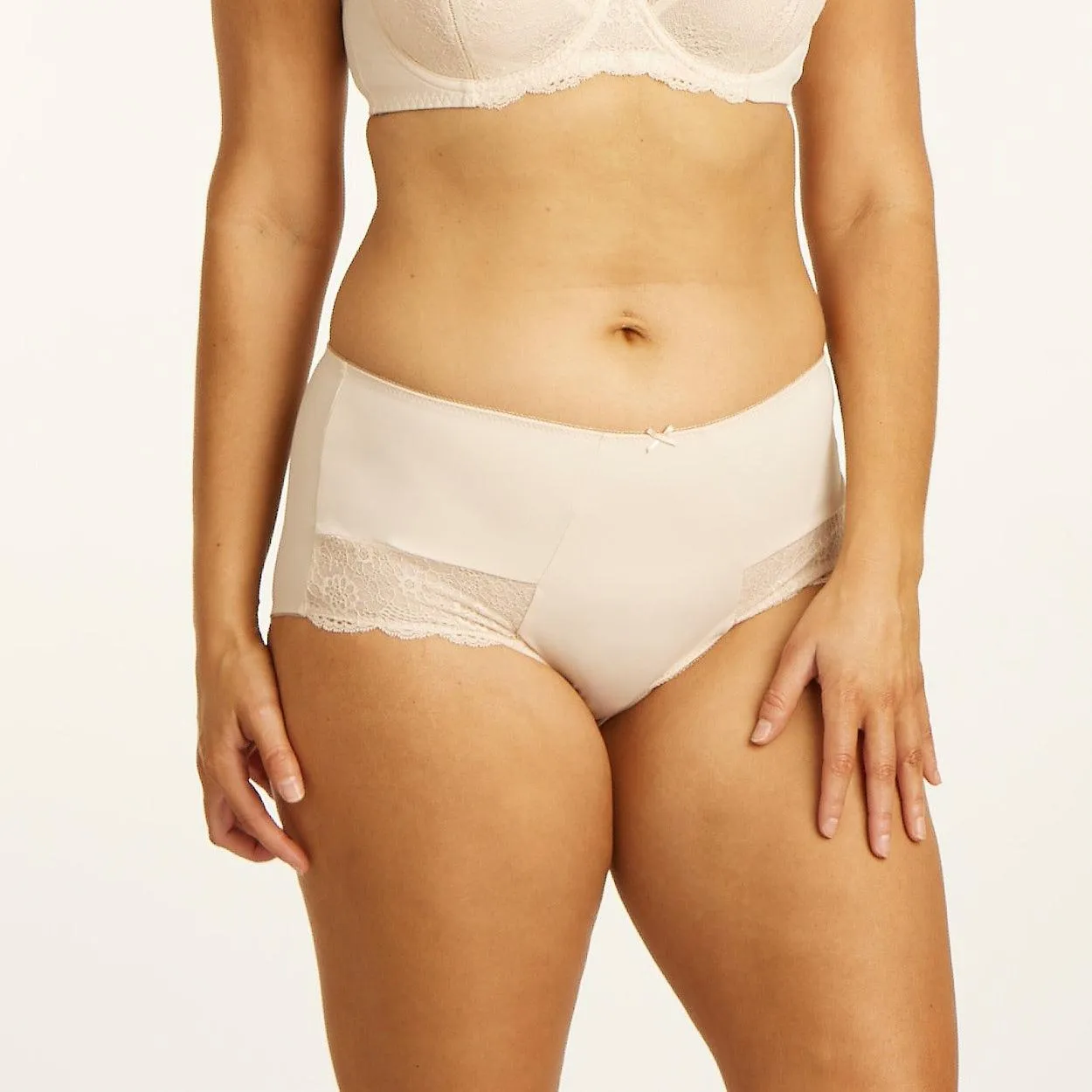 Peony Lace Full Brief - Cafe Latte